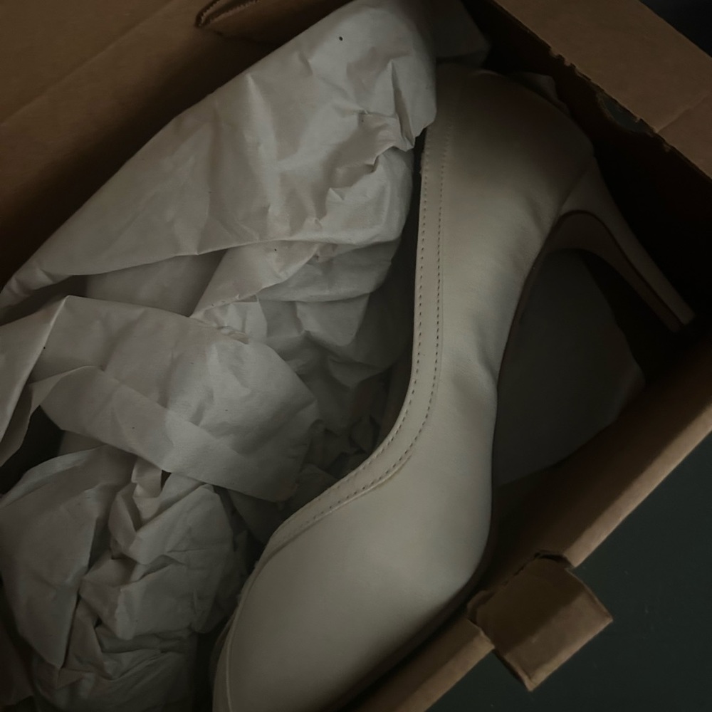 Elegant ASOS satin open toe Cream High Heels size 9